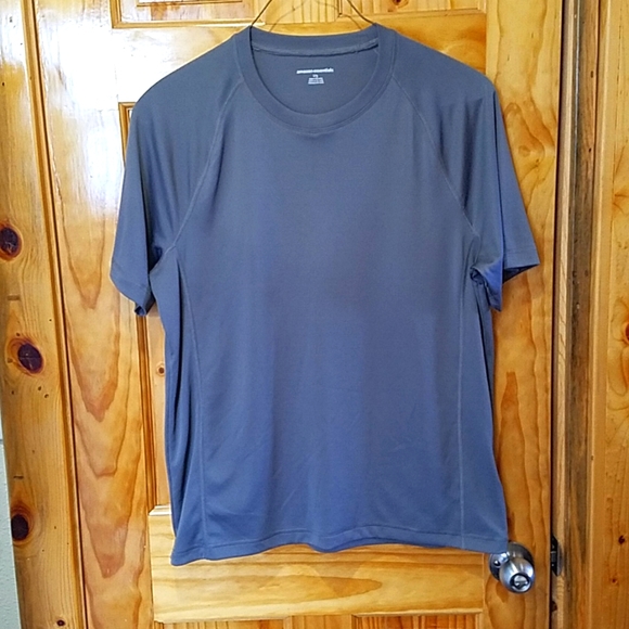 Amazon Essentials Large Cool Tee - M - Picture 1 of 7